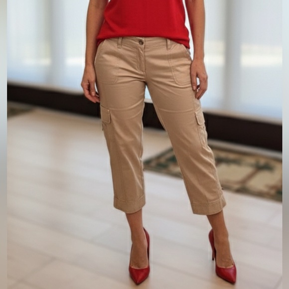 WHBM Cream color Capri size 6 - Picture 1 of 15